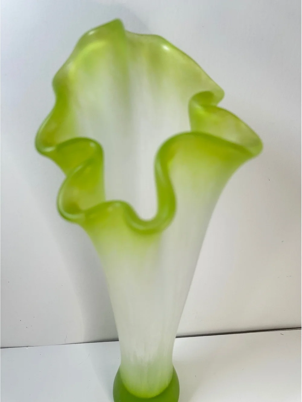 Kosta Boda Fungi Frosted Glass Vase Ruffled Rim Green Ulrica Hydman-Vallien